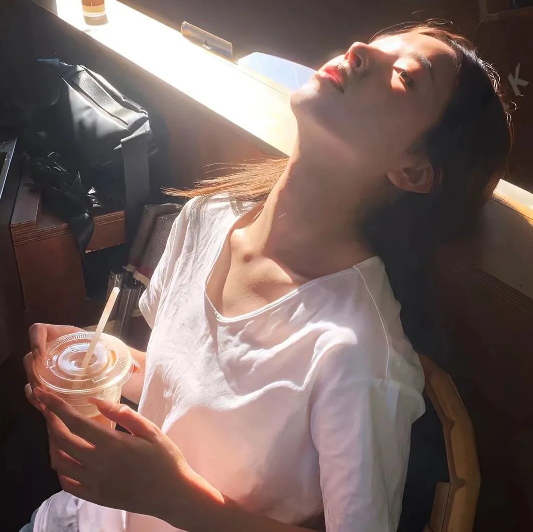 叔比狗..恐怖稻草人